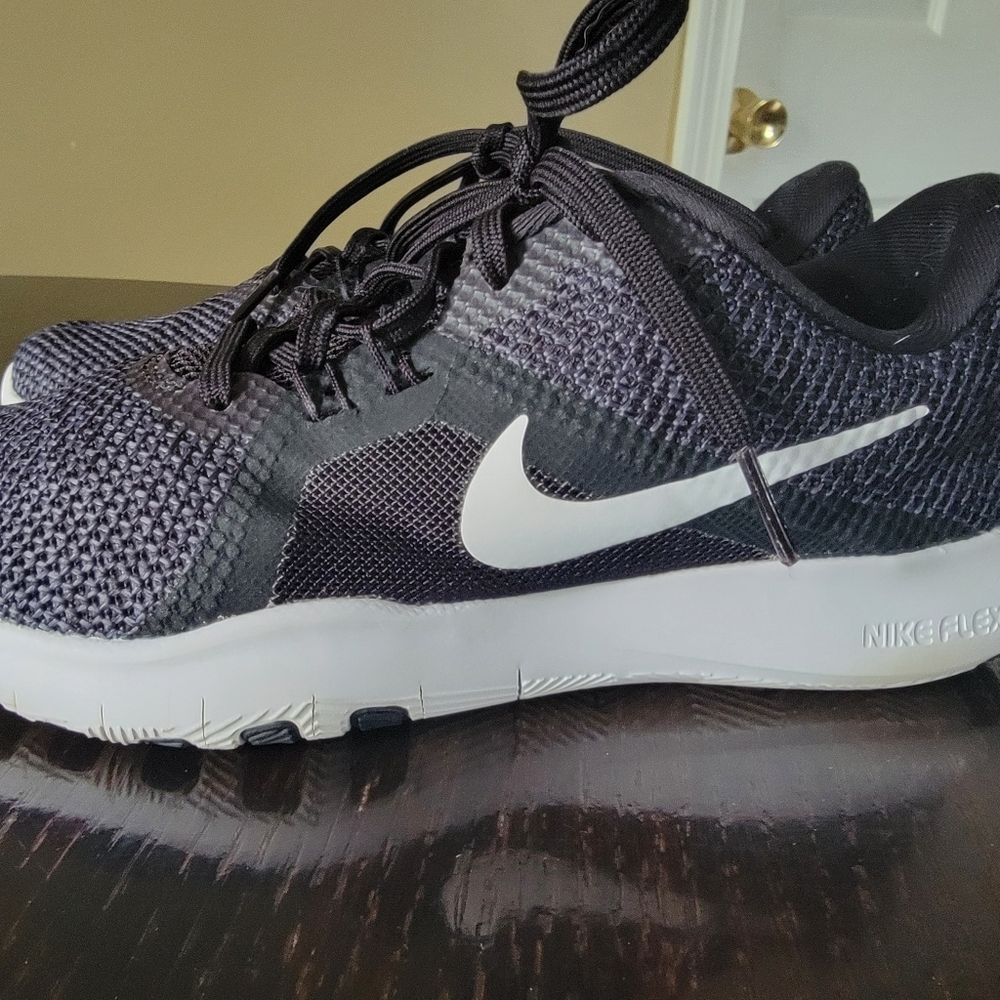 Nike Black and White Athletic Shoes Flex TR8